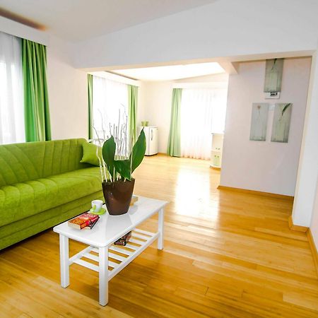 The Pine Bay Club Hotel Кирения Екстериор снимка