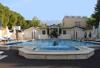 The Pine Bay Club Hotel Кирения Екстериор снимка