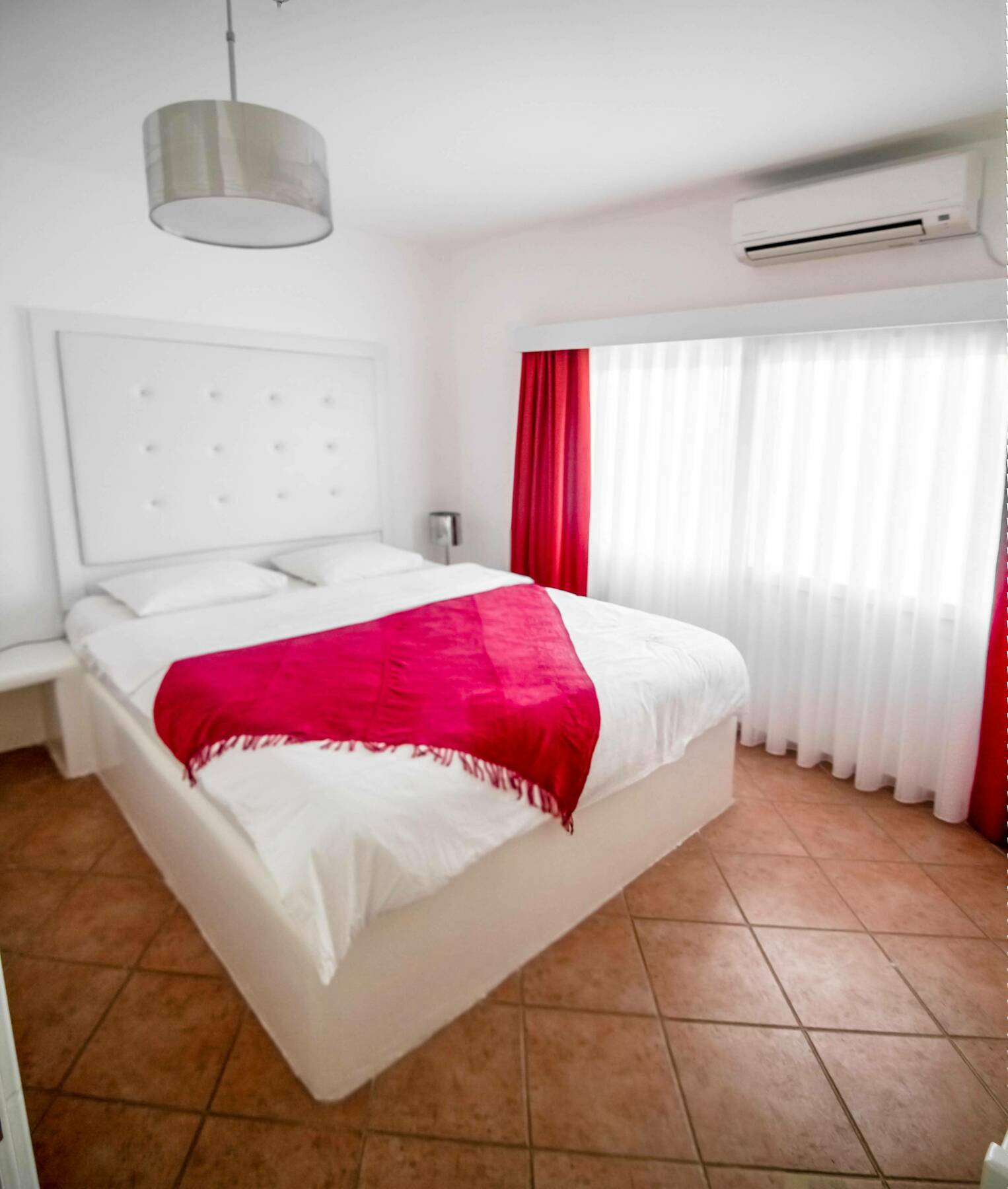 The Pine Bay Club Hotel Кирения Екстериор снимка