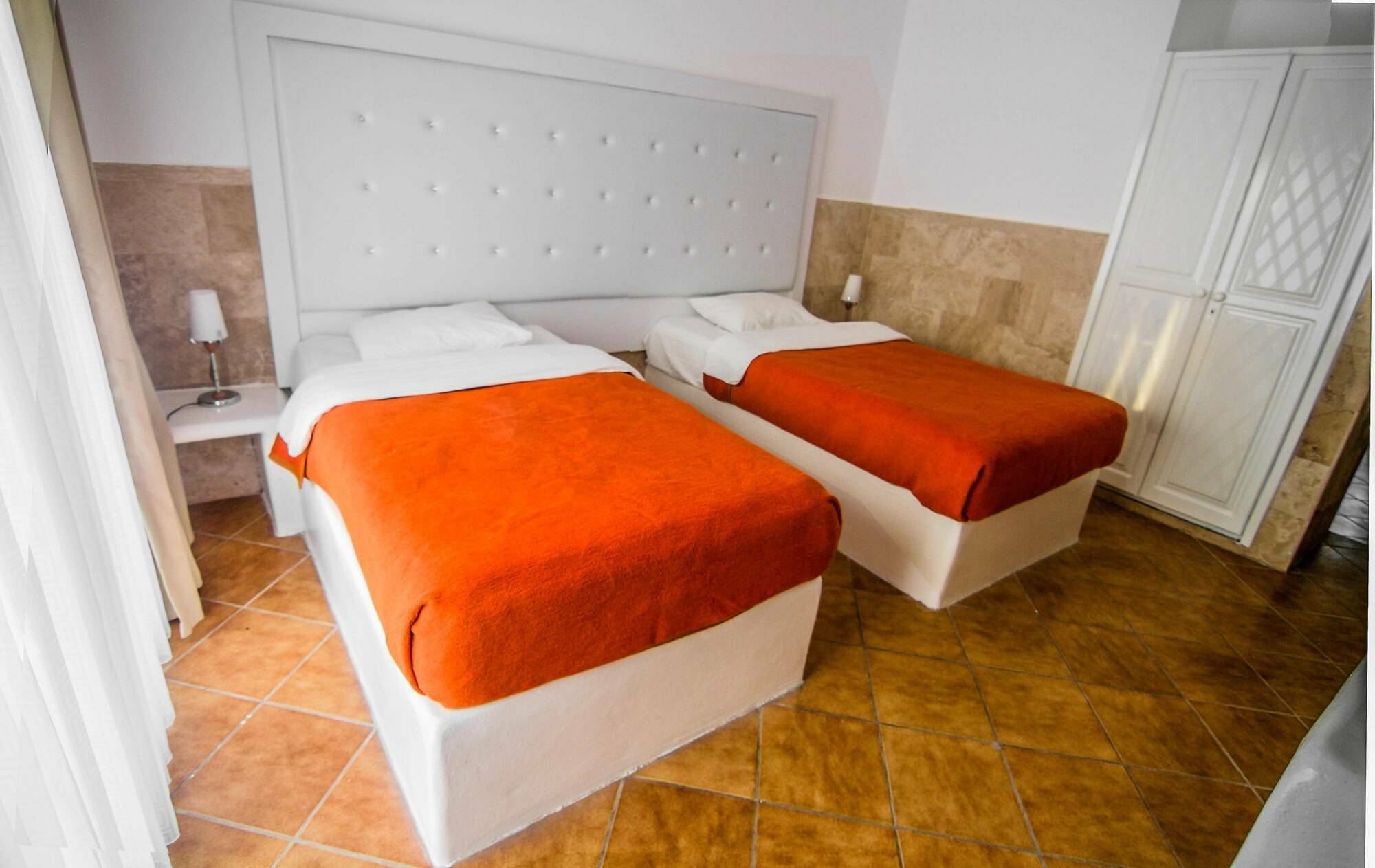 The Pine Bay Club Hotel Кирения Екстериор снимка