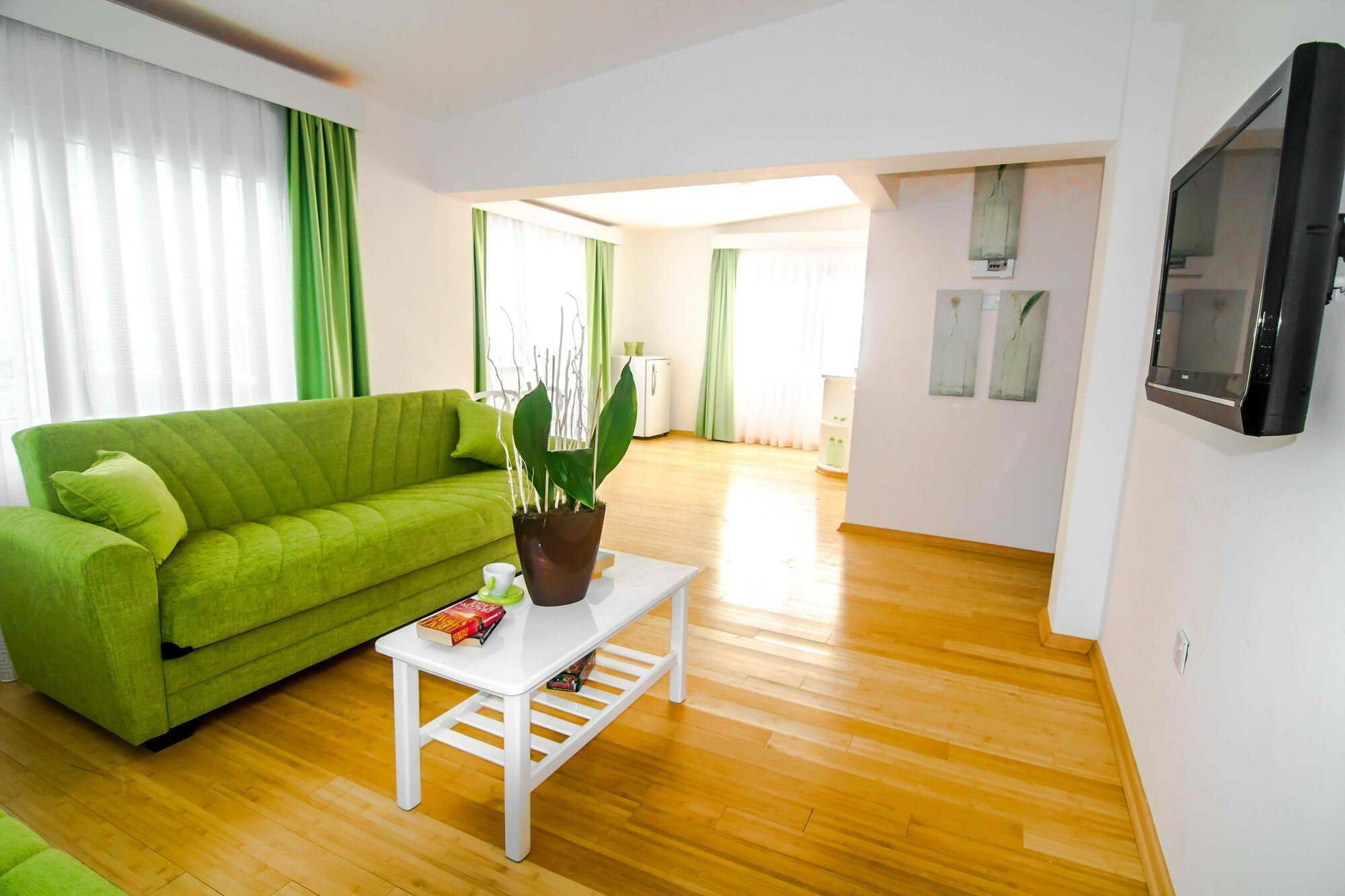 The Pine Bay Club Hotel Кирения Екстериор снимка